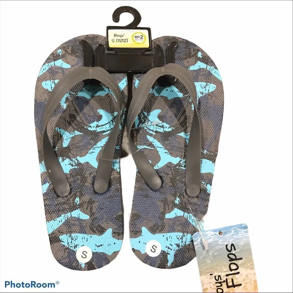 NWT Boys Shark Print Grey Flip Flops Small 11/12
